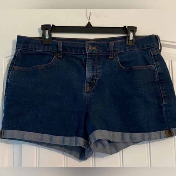 Old Navy Pants - Old Navy cuffed Jean Shorts Size 12